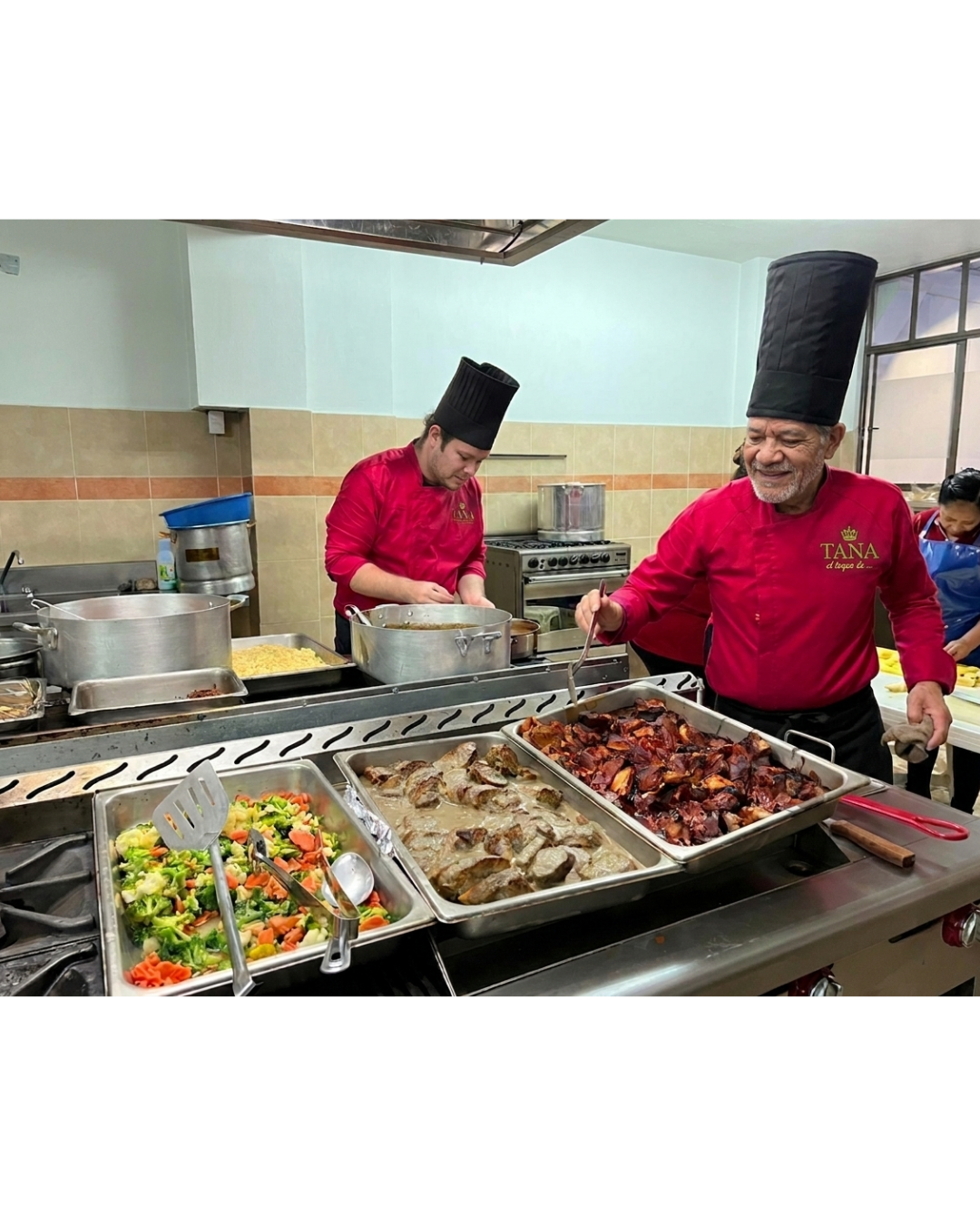 Eleazar y Alexis Pantoja — Tana Catering